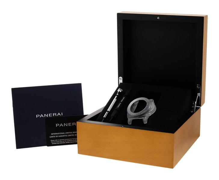 Panerai Submersible PAM01323